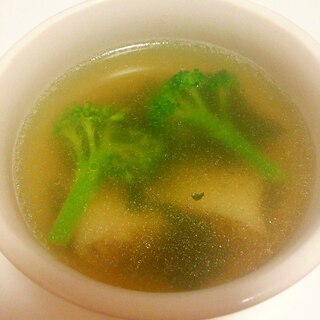 レンジで簡単♪ブロッコリーと水餃子の中華スープ